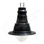 Luminaria 1900 de cuerpo robusto en acabado negro, ideal para iluminación urbana con diseño clásico