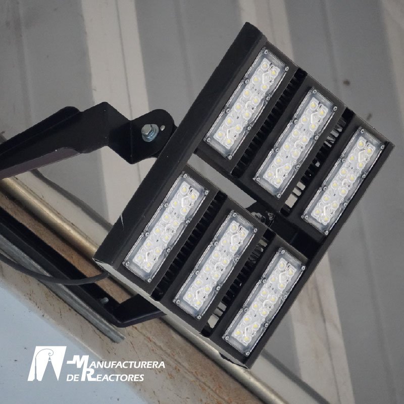 Proyector LED Cancha cerrada